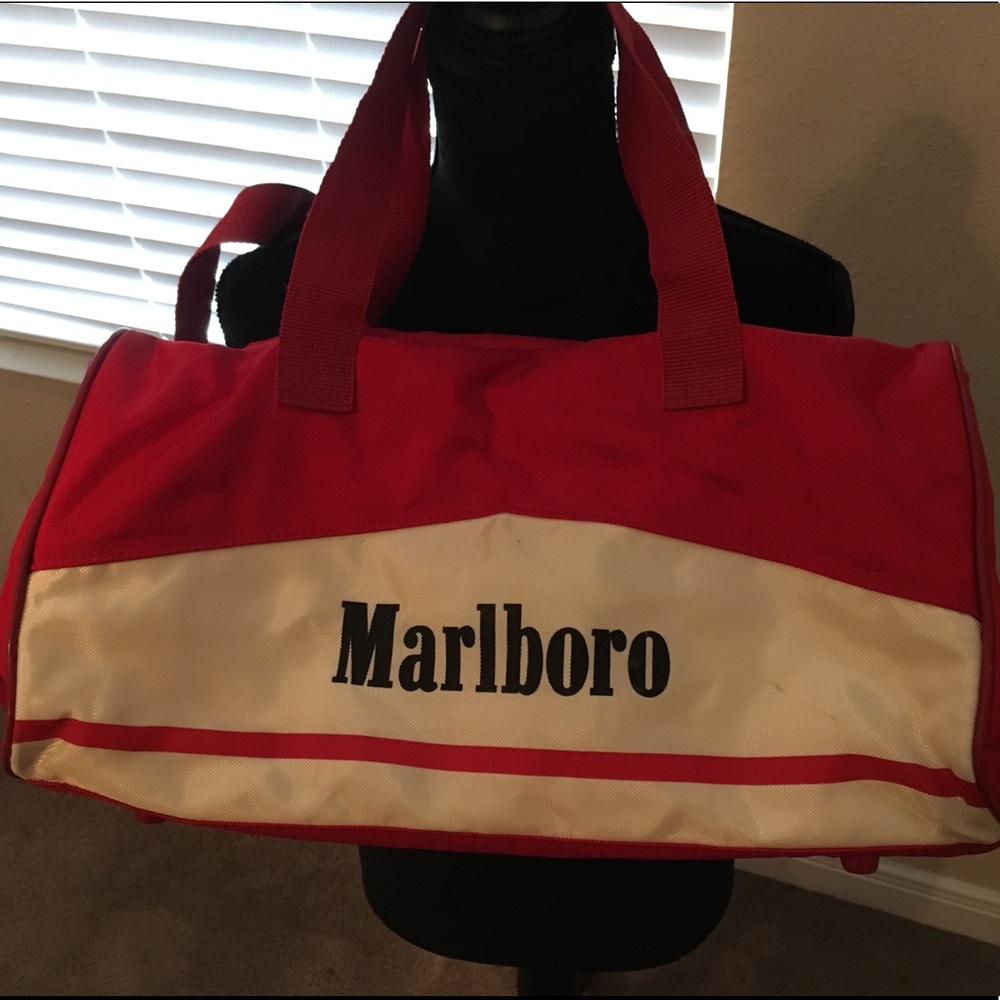 🥀🚬Marlboro Duffle Bag 🚬🥀